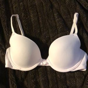 Victoria’s Secret Pink bra